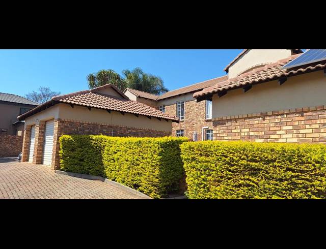 2 BEDROOM APARTMENT FOR SALE IN MORELETAPARK